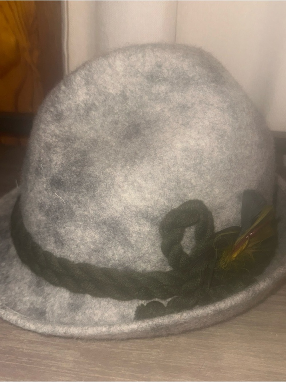 Vintage 1960s men’s wool feather hat